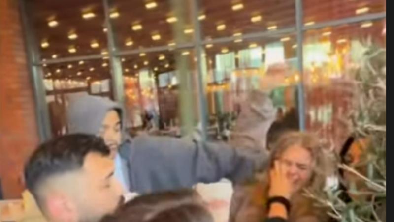 Scandal în restaurant între Andreea Bostănică și Iuliana Beregoi. Au intervenit Poliția și Ambulanța după un schimb de lovituri