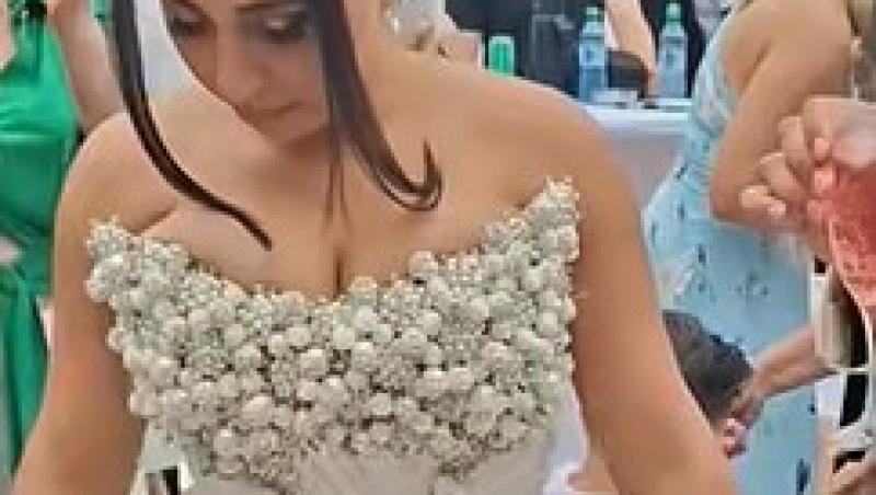 Ce rochie de mireasa extravagantă a purtat nora lui Florin Salam. Cum arată ținuta în partea de jos. Imagini de la nuntă