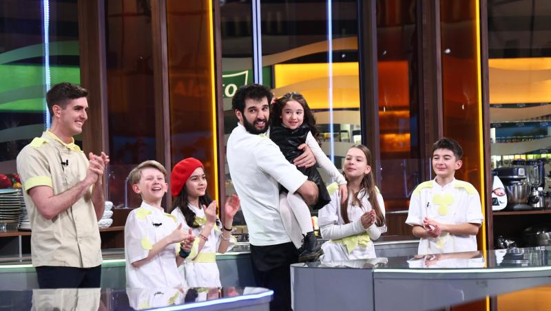 Semifinala Chefi la cuțite - Viitorul are gust. Copiii chefilor au venit să-și ajute părinții la jurizat. Emma Sautner a lipsit