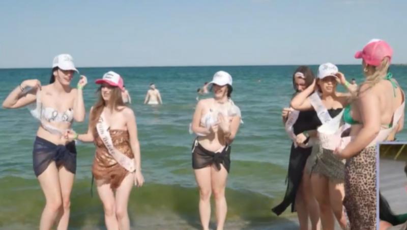 Mireasa, sezon 13. Imagini de la petrecerea burlăcițelor. Fetele logodite și domnișoarele de onoare au defilat în costume de baie