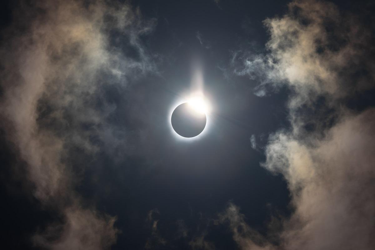 Prima eclipsă solară totală vizibilă &icirc;n Europa &icirc;n aproape 30 de ani. C&acirc;nd are loc și unde poate fi admirată