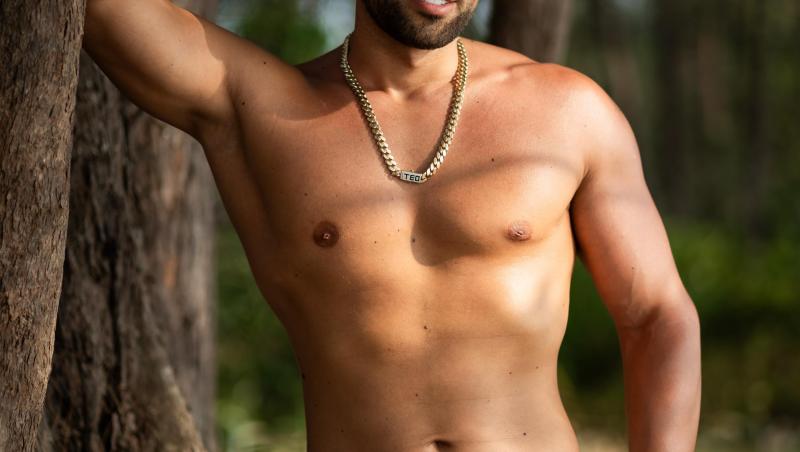 Teo de la Insula Iubirii, imagini fierbinți din vacanță. În ce ipostază s-a pozat fosta ispită masculină