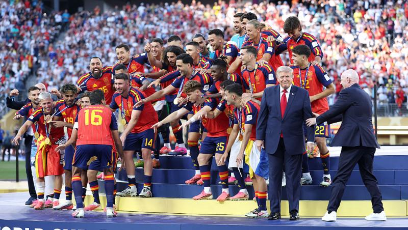 Fotbalistul care a refuzat să dea mâna cu Donald Trump la ceremonia de decernare a premiilor. Momentul a devenit viral
