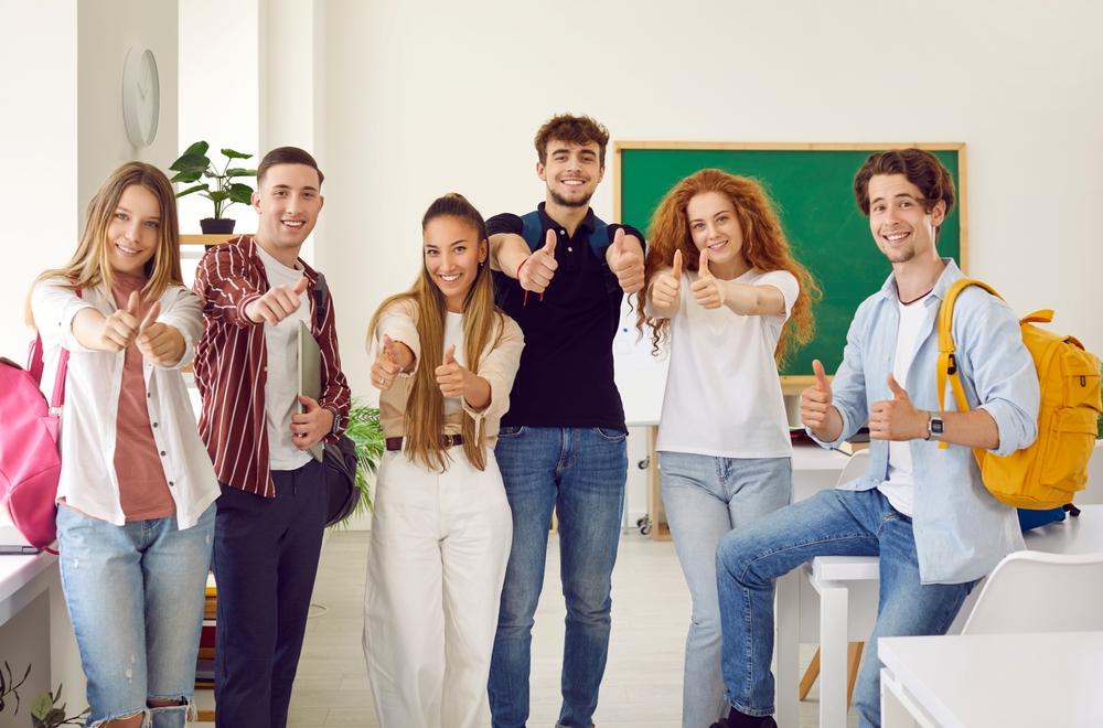 elevi in clasa
