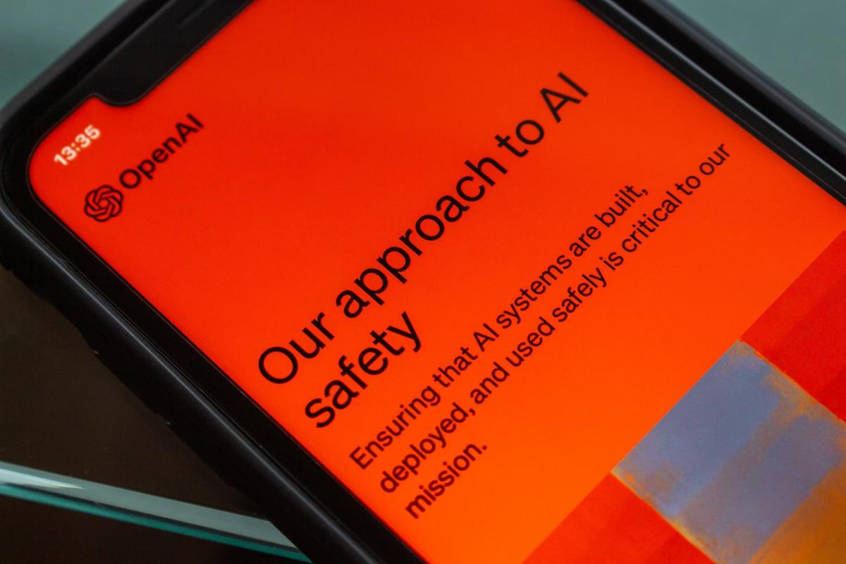 OpenAI a dezvăluit că inteligența artificială a scăpat de sub control &icirc;ntr-un atac &bdquo;fără precedent&rdquo;. Ce au făcut agenții
