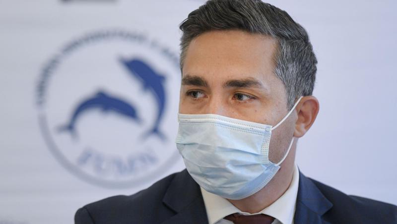 Monica Bîrlădeanu a făcut furori în costum de baie la 47 de ani. Imagini de vis cu actrița și Valeriu Gheorghiță în vacanță