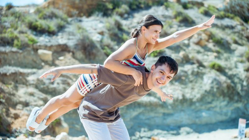 Diana Bulimar s-a lăsat fotografiată în costum de baie. Cum arată fosta gimnastă când renunță la echipamentul sportiv