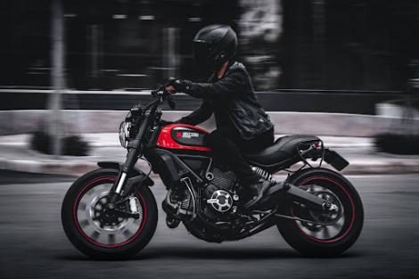 (P) &Icirc;ncepătorii motocicliști greșesc adesea aici