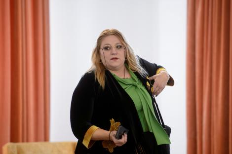Diana Șoșoacă, rănită &icirc;ntr-un accident rutier, &icirc;n București. Europarlamentarul, transportat la spital