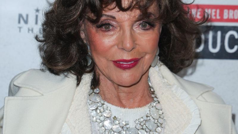 Are 93 de ani, dar arată demențial în costum de baie! Cum a pozat diva la vila ei din Saint-Tropez