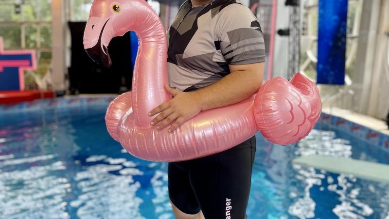 Îți amintești de Răzvan Babană de la Chefi la cuțite și Nea Marin? Cum arată azi, după ce a slăbit 94 de kilograme