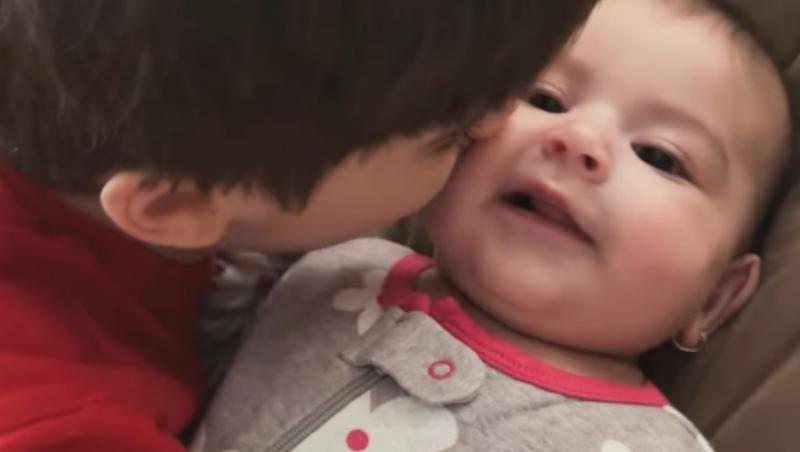 Primele imagini cu chipul micuței Jessica, mezina lui Pepe. Artistul a lansat un videoclip cu toată familia. Imagini de colecție