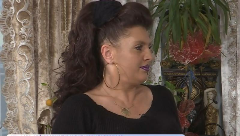 Cornelia, dansatoarea maneliștilor, apariție surprinzătoare în costum de baie. Cum s-a afișat la pisicină: „Nu îmbătrânește deloc”