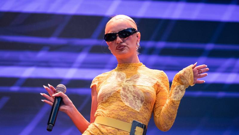 Alexandra Stan a publicat prima fotografie cu bebelușul. Vedeta a născut o fetiță