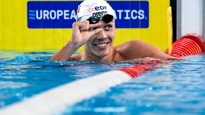David Popovici, aur la 200 m liber la Campionatele Europene de la Paris. Sportivul român a marcat un moment istoric în natație