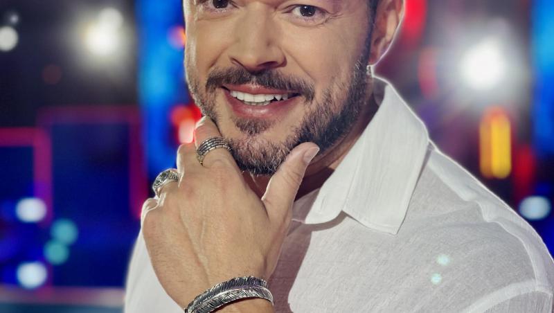 Victor Slav, momente speciale în vacanță cu Selina și fiica lui. Cum s-au fotografiat cele două, după ce s-au machiat la fel