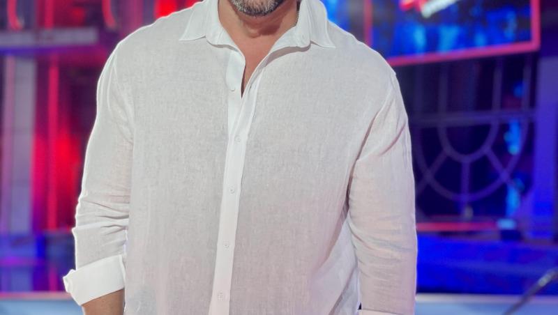 Victor Slav, momente speciale în vacanță cu Selina și fiica lui. Cum s-au fotografiat cele două, după ce s-au machiat la fel