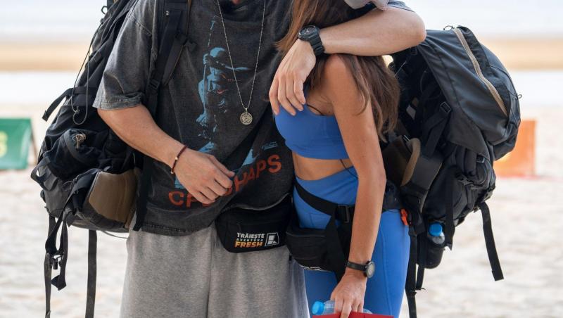 Victor Slav, momente speciale în vacanță cu Selina și fiica lui. Cum s-au fotografiat cele două, după ce s-au machiat la fel