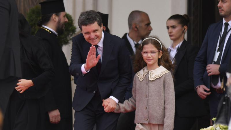 Nicușor Dan și familia sa au mers la Mănăstirea Dejani de Sfânta Maria. Cum s-a îmbrăcat Mirabela Grădinaru