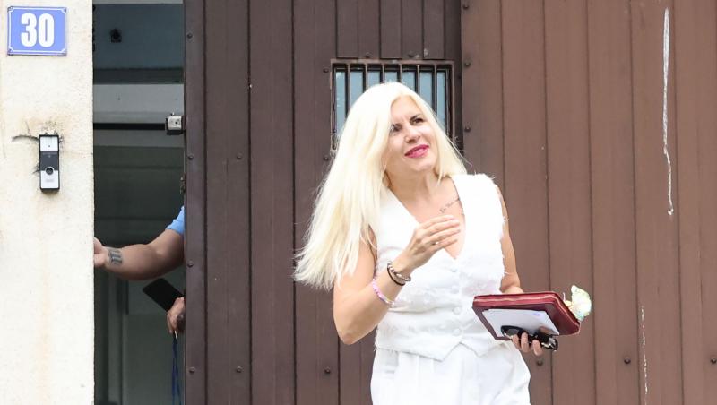 Elena Udrea și Adrian Alexandrov au fost nași de cununie. Cum s-au îmbrăcat fostul politician și fiica sa