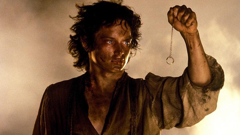 Cum arată astăzi actorul care l-a interpretat pe Frodo în „Stăpânul inelelor”. Fanii lui sunt de părere că nu s-a schimbat deloc