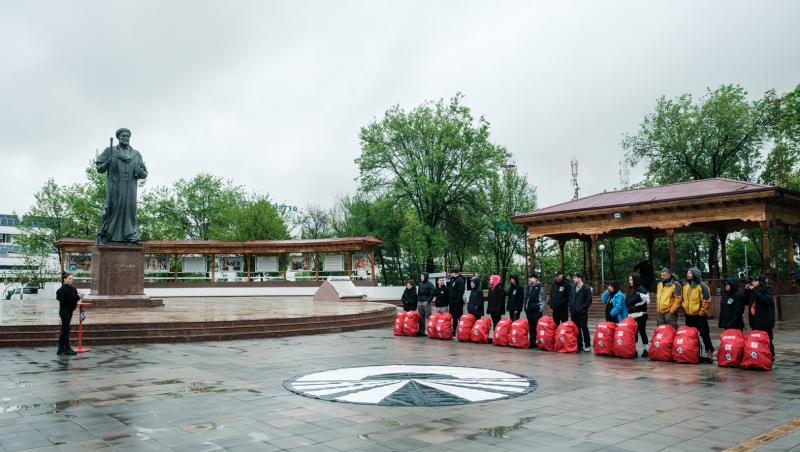 imagine cu irina fodor la asia express drumul matasii, alaturi de concurenti