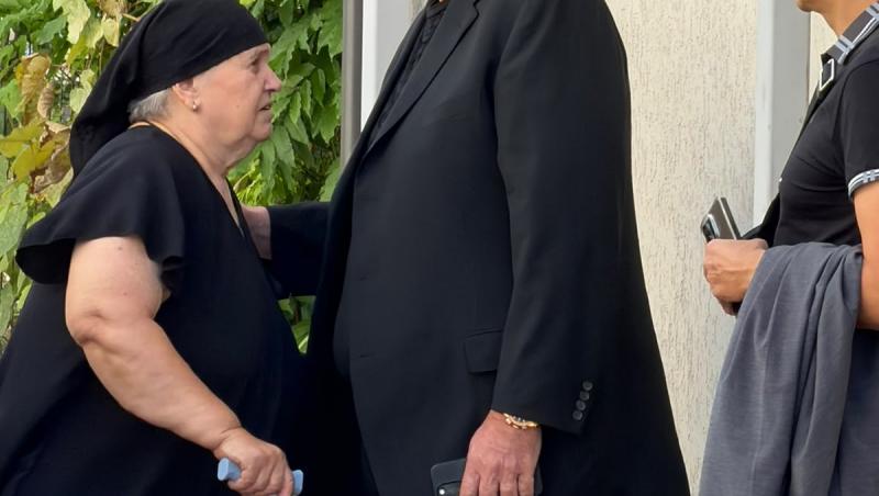 Nick Rădoi a ajuns la capela unde este depusă Mădălina Apostol. Primele imagini cu omul de afaceri, în doliu