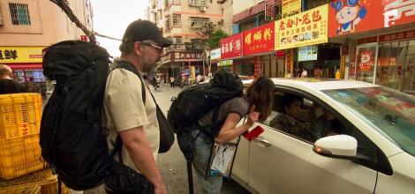 De ce a fost Maurice penzaliat &icirc;n prima etapă din China la Asia Express. Ce a refuzat să facă: &bdquo;Se merge foarte haotic, fetelor&rdquo;