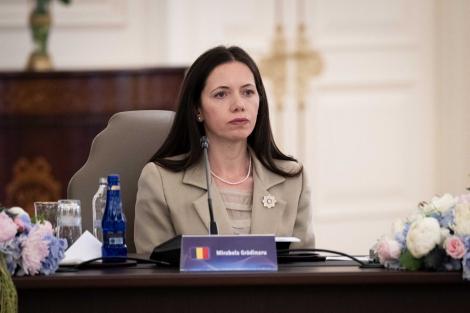 Mirabela Grădinaru a făcut senzație cu ținuta de la inaugurarea "The Queen Marie of Romania Corner" din New York