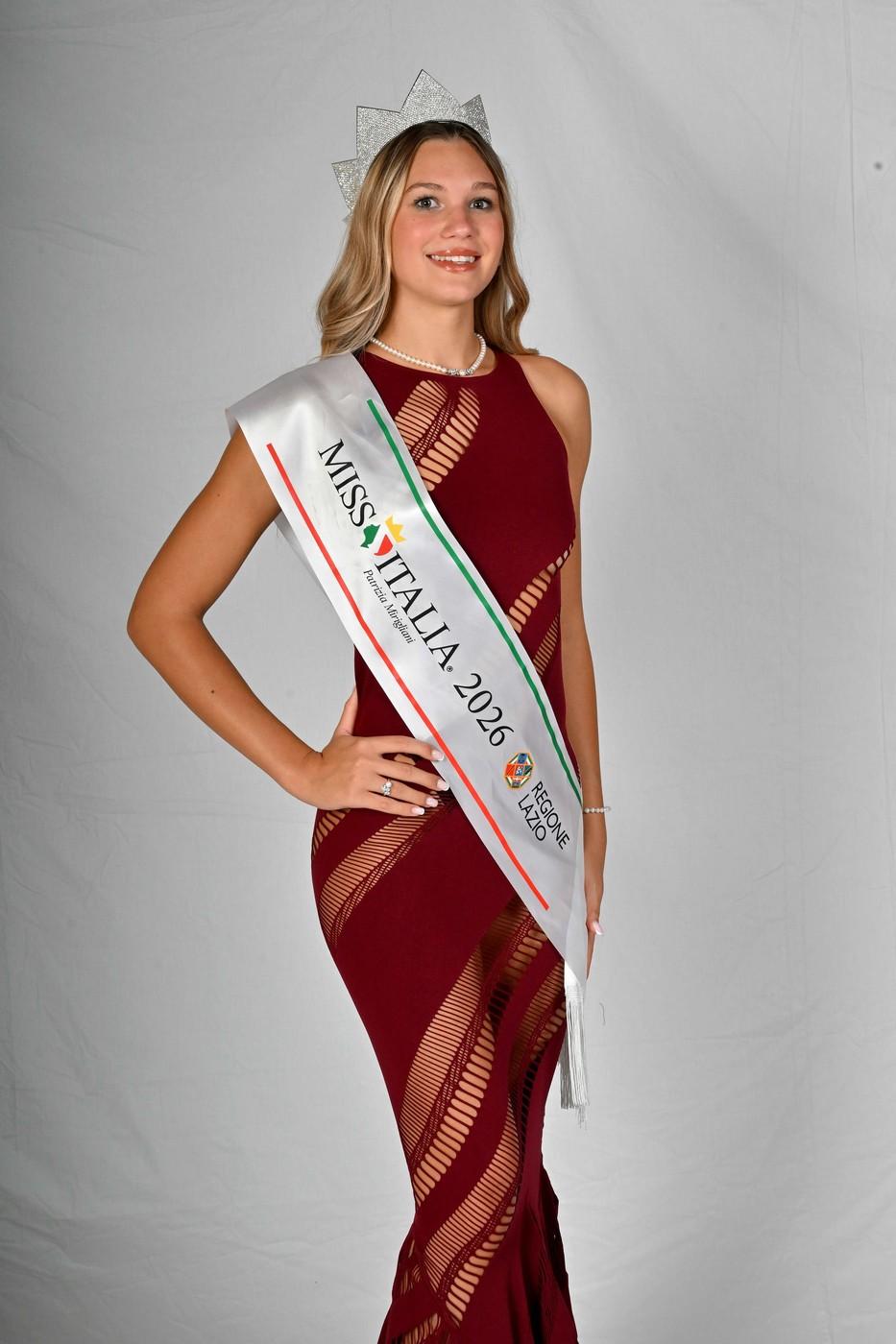 Cine este Sarah Rizea, românca de 18 ani care a cucerit Italia. Tânăra născută din părinți români a câștigat Miss Italia 2026