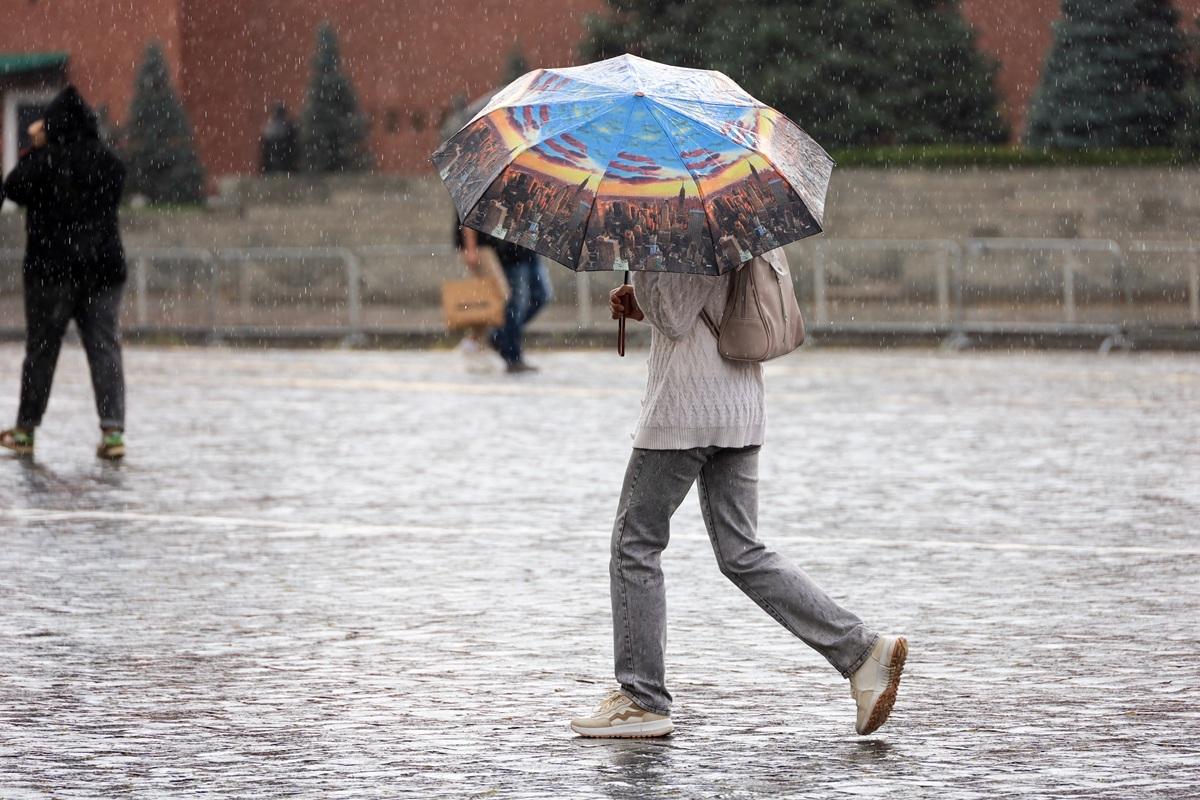Se schimbă vremea &icirc;n Rom&acirc;nia. C&acirc;nd scad temperaturile p&acirc;nă la 15 grade și ce regiuni sunt lovite de ploi