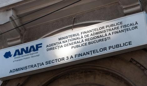 Ce a descoperit ANAF &icirc;n garajul unei firme cu afaceri de milioane cu statul. Una dintre mașini valorează peste 500.000 de euro