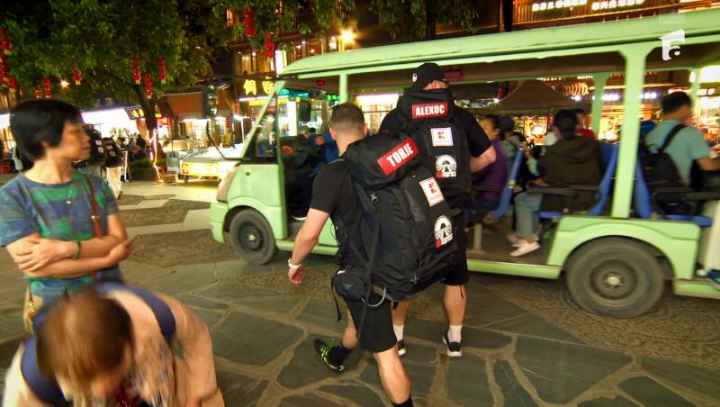 Alin Alexuc, apariție spectaculoasă pe străzile din China, la Asia Express! Cum au reacționat localnicii când l-au văzut