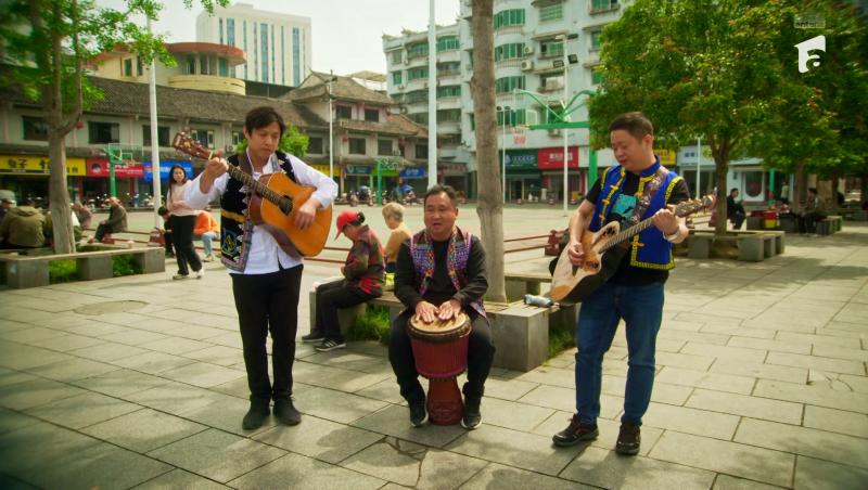 Concurenții și-au pus mâinile în cap când au aflat misiunea, la Asia Express! Cum a reușit Cheloo să supere un copil