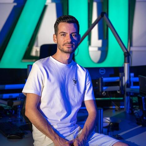 Adrian Lup, nedumerit de ce a găsit &icirc;ntr-un magazin. Prezentatorul Radio ZU: &bdquo;Sunt mini-camere?&rdquo;
