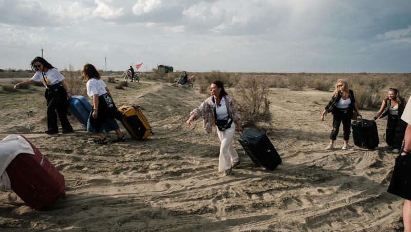 Un start cum n-a mai fost la Asia Express: concurenții, lăsați în mijlocul deșertului din Uzbekistan