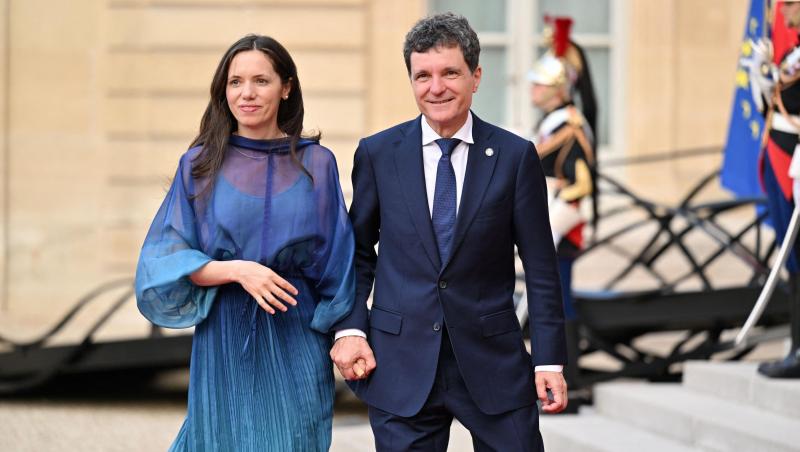 Mirabela Grădinaru, apariție elegantă în prima zi de școală a celor doi copii. Ce ținută a ales partenera lui Nicușor Dan