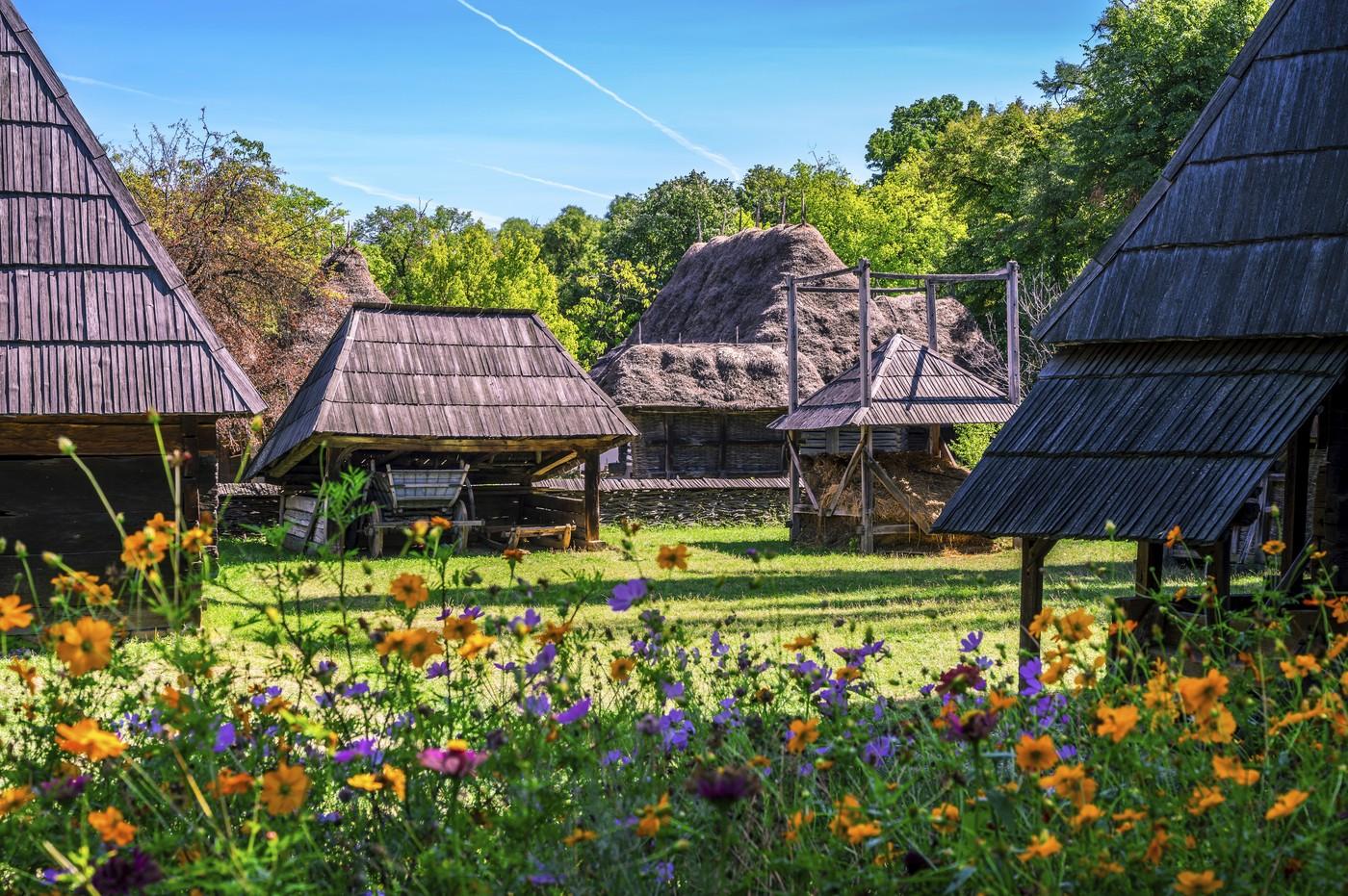 Case traditionale din Berbesti, Maramures. Muzeul Satului Național Dimitrie Gusti din București, ROMÂNIA.