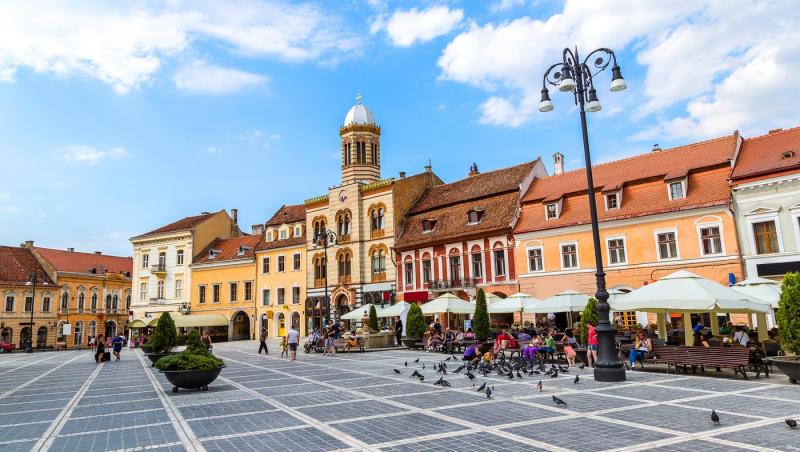 Biserica ortodoxă din Brașov &icirc;ntr-o zi de vară, Transilvania, Rom&acirc;nia