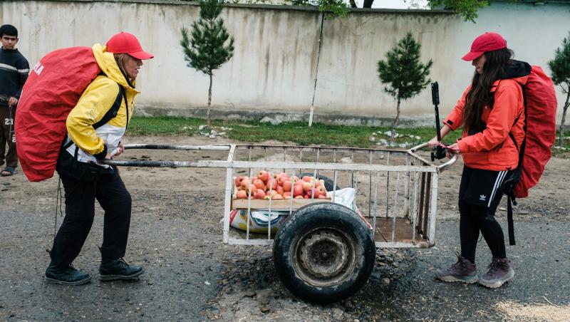 Noapte grea pentru Loredana Chivu în Uzbekistan: „Mă ia panica pe străzile astea! De trei ore căutăm cazare și nu am găsit nimic!”