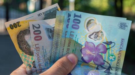 Rom&acirc;nii care primesc bani pe 14 septembrie. Ce drepturi sociale sunt virate direct &icirc;n cont