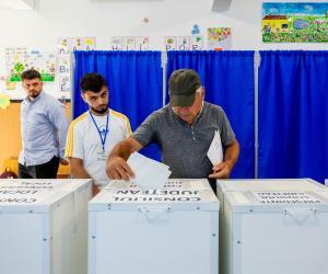 Incidente la vot: peste 700 de sesizări în ţară. Turism electoral, buletine ștampilate și mită electorală