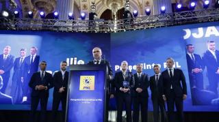 Cum a fost fentată filiala lui Emil Boc de „cooperativele” din PNL. Liberalii de la Cluj n-au primit nimic la Congres
