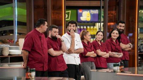 Jurații Chefi la cuțite intră &icirc;n cea de-a zecea confruntare culinară. O concurentă vrea să-și părăsească echipa