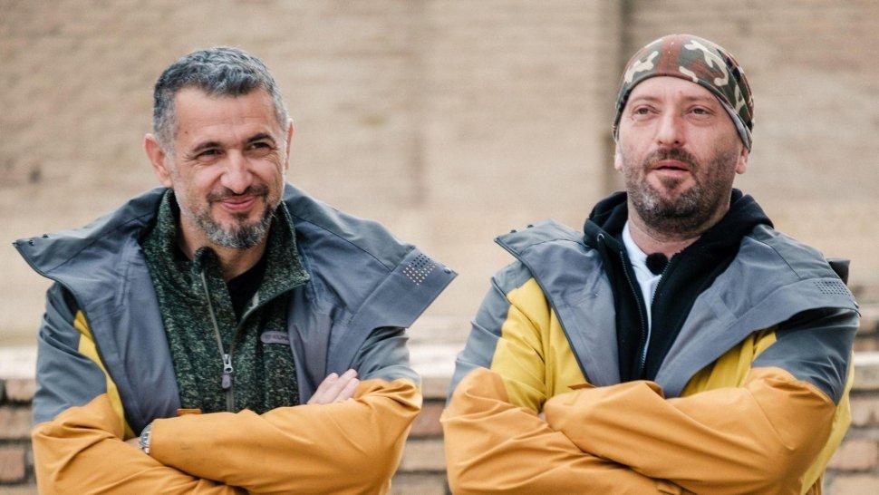 Autostop cu final neașteptat pentru Cheloo și Mihai Ban. Ce au descoperit după ce au fost dați jos din mașină &icirc;n Uzbekistan