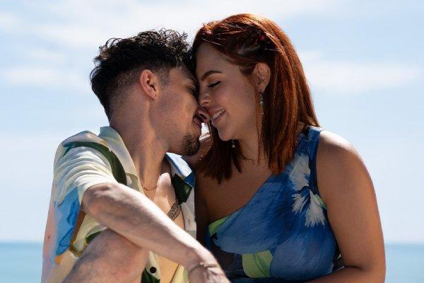 Patru cupluri au pornit în aventura vieții lor pentru a-și testa relația. Vor reuși să reziste tentației? Urmărește Insula Iubirii | Mexic în AntenaPLAY!