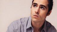 Ben Schnetzer a semnat pentru rolul dirijorului român Sergiu Celibidache în filmul „Cravata galbenă”, în locul lui Rupert Friend