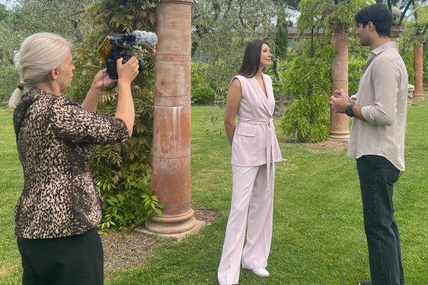 Matteo Bocelli, interviu-eveniment pentru Observator. Singura echipă de jurnaliști români care a filmat domeniul din Toscana