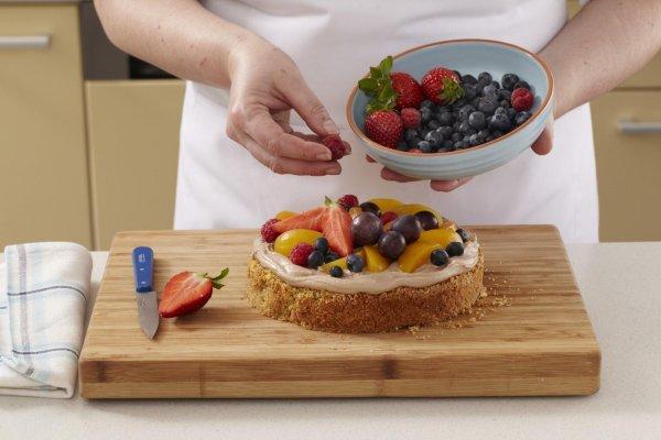 Prăjitură de mămăligă cu lăm&acirc;ie și bezea. Un deliciu pentru toate gusturile