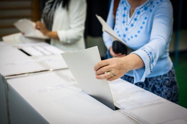 Votul din diaspora a început! Cine sunt primii români care votează la alegerile prezidențiale 2025